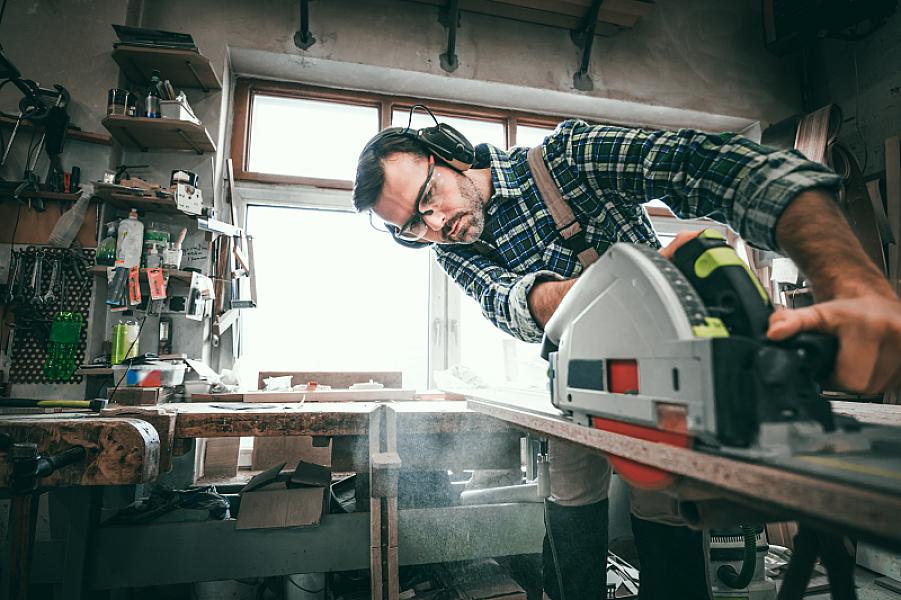 Werkzeuge / Handmaschinen