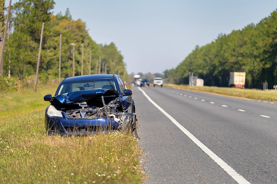 Unfall im Straßenverkehr - sicher handeln